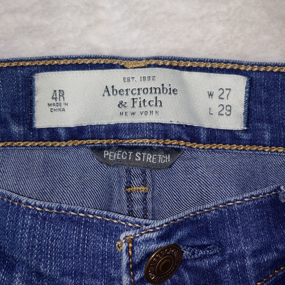 Abercrombie & Fitch jeans. Size 4R - Picture 5 of 7